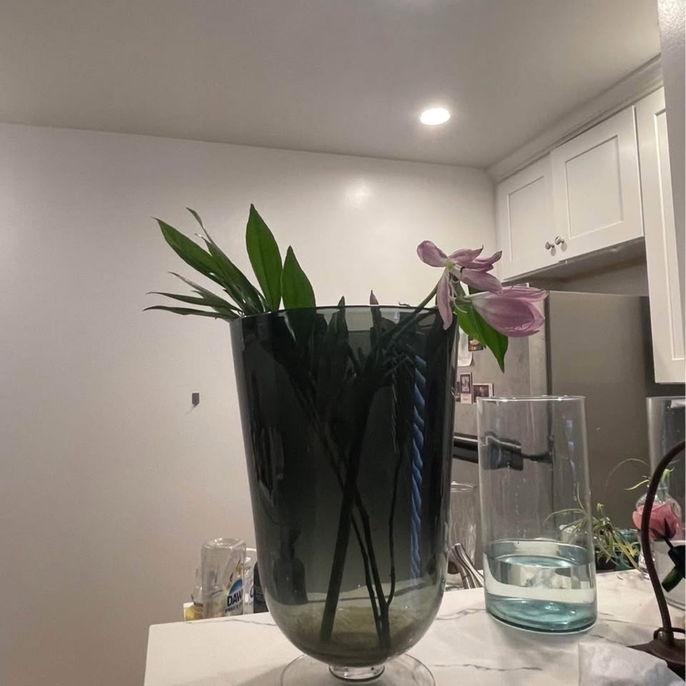 Smoked Glass Large vase orig 2540$ - Picture 4 of 8